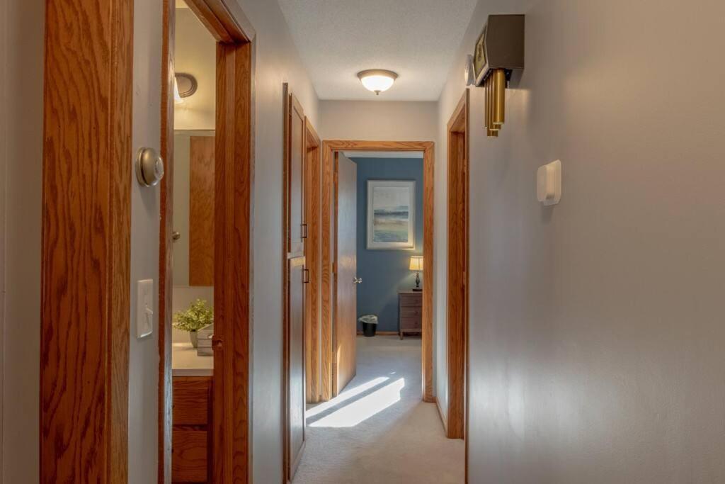 Family Home W/ 2 King, 2 Queen Beds + Game Room Bemidji Ngoại thất bức ảnh