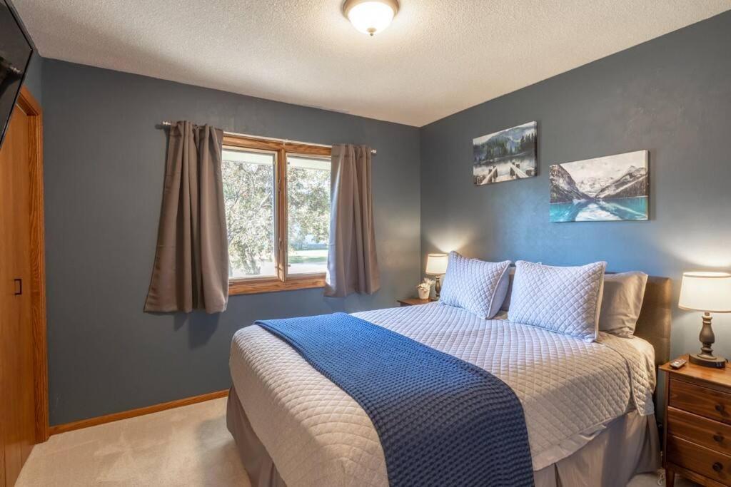 Family Home W/ 2 King, 2 Queen Beds + Game Room Bemidji Ngoại thất bức ảnh